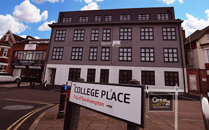 1 Bedroom Flat To Rent In |Ref: |, Chiltern House, College Place, Southampton, SO15