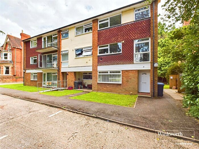 3 Bedroom Apartment For Sale In Bath Road, Reading, Berkshire, RG1