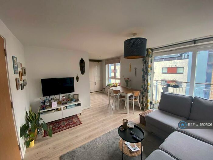 2 Bedroom Flat To Rent In East Pilton Farm Avenue, Edinburgh, EH5