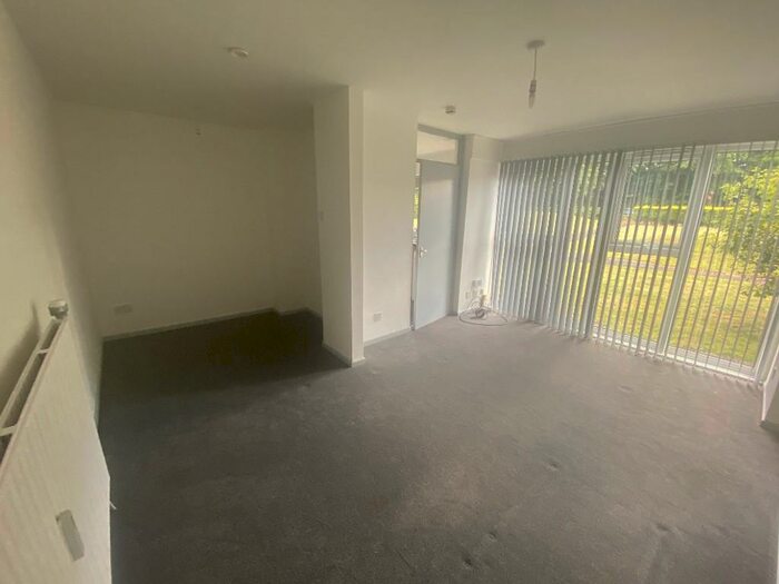 Studio To Rent In Browns Green, Birmingham, B20