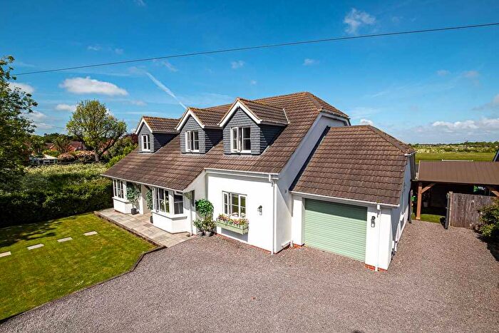 5 Bedroom Detached Bungalow For Sale In Woad Lane, Great Coates, Grimsby, DN37