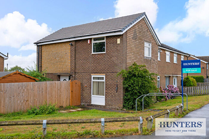 3 Bedroom End Of Terrace House For Sale In Greenlea Avenue, Yeadon, Leeds, LS19