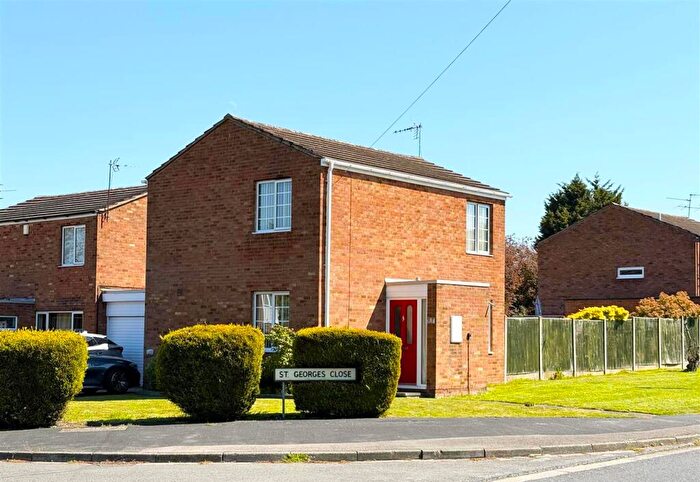 3 Bedroom Link Detached House For Sale In St. Georges Close, Stratford-Upon-Avon, CV37
