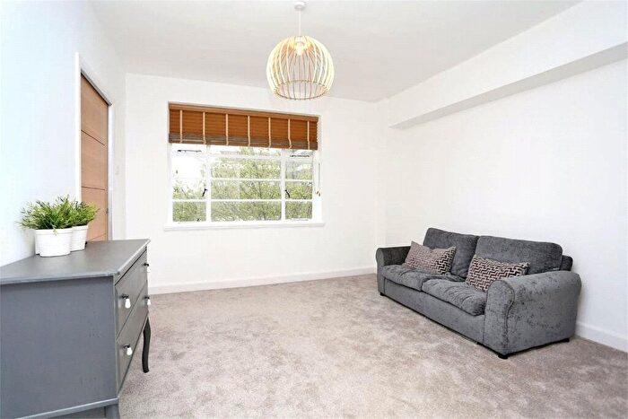 1 Bedroom Flat For Sale In Hamlet Gardens, London, W6