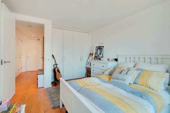 1 Bedroom Flat For Sale In New Providence Wharf, Fairmount Avenue, London, E14