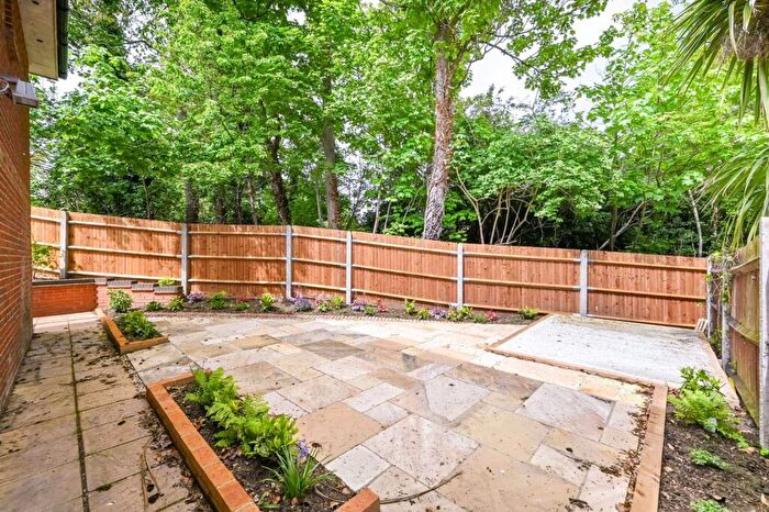 2 Bedroom End Of Terrace House To Rent In Autumn Drive, Sutton, SM2