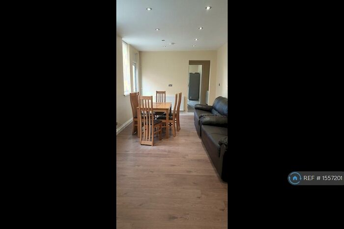 6 Bedroom Terraced House To Rent In Severn Street, Leicester, LE2