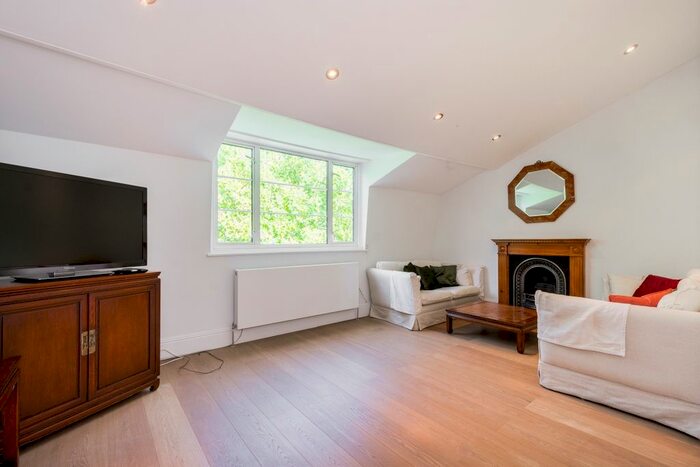 3 Bedroom Flat To Rent In Sussex Gardens, London, W2