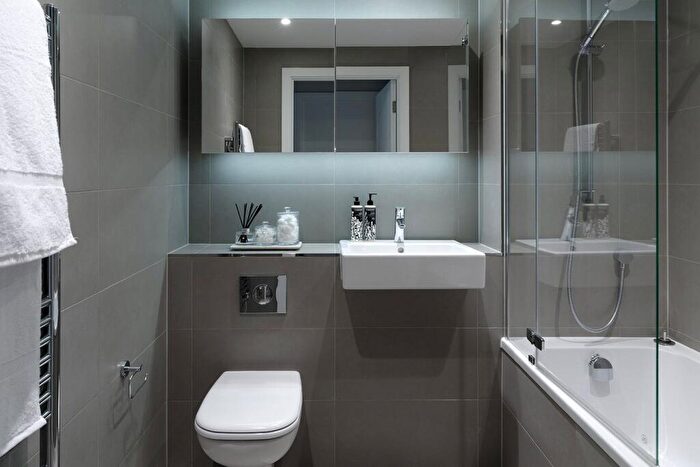 2 Bedroom Apartment To Rent In Churchyard Row, SE11
