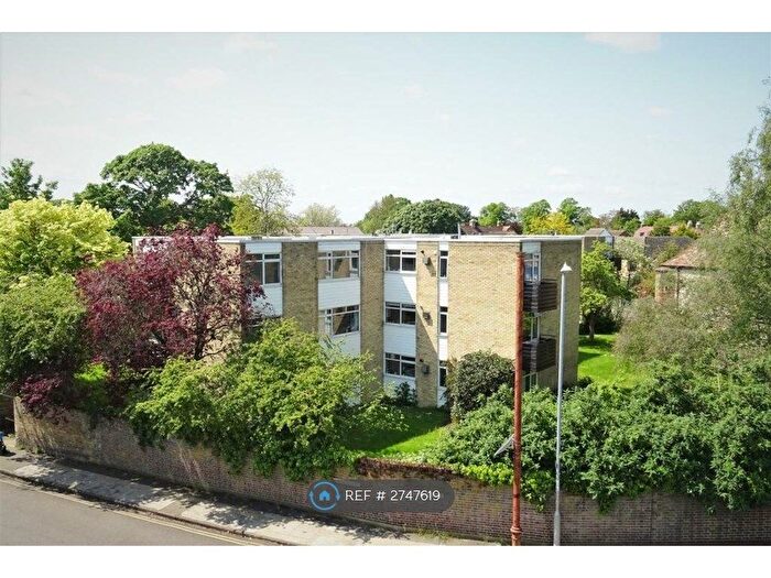 2 Bedroom Flat To Rent In Chesterton Towers, Cambridge, CB4