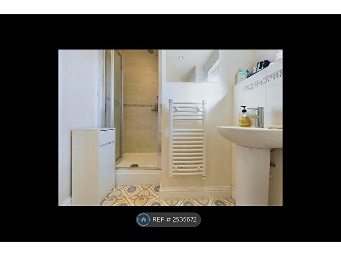 1 Bedroom Flat To Rent In Quercetum Close, Aylesbury, HP19