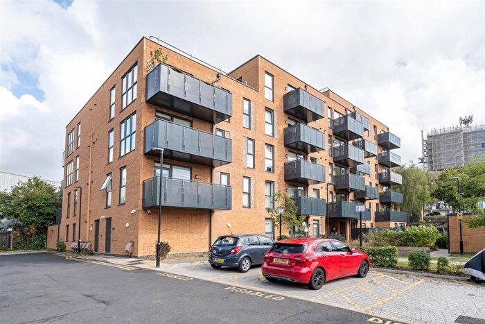 3 Bedroom Flat For Sale In Lena Kennedy Close, Highams Park, E4