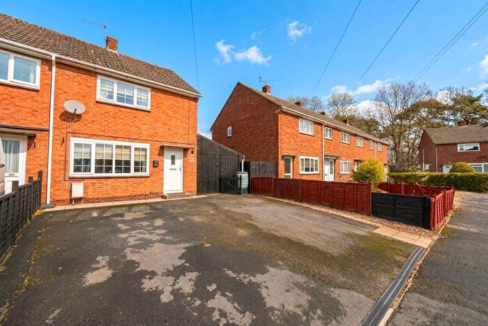 2 Bedroom End Terrace House For Sale In Sunningbrook Road, Tiverton, EX16