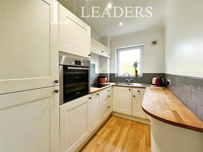 2 Bedroom Flat To Rent In The Drive, Hove, East Sussex, BN3