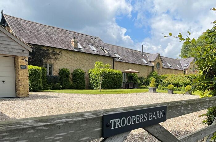 3 Bedroom Barn To Rent In Chadshunt Warwick, CV35