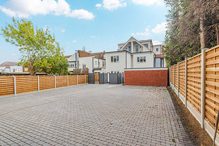 1 Bedroom Apartment For Sale In London Road, Leigh-on-Sea, SS9