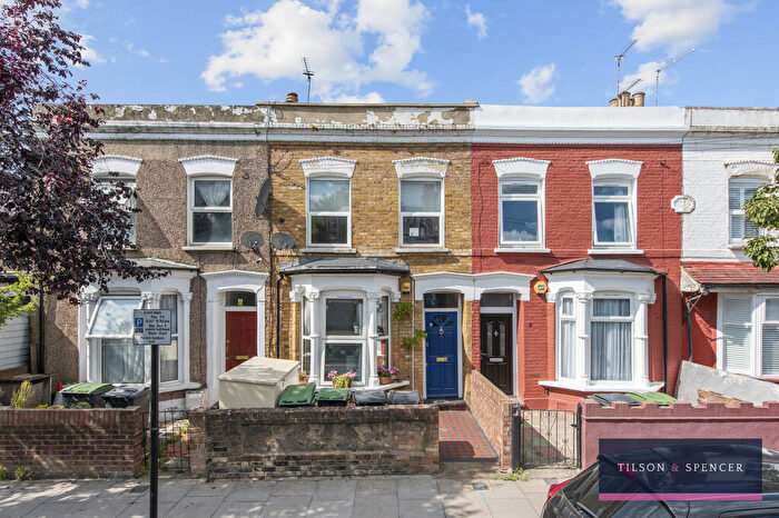 1 Bedroom Flat For Sale In Foyle Road, London, N17