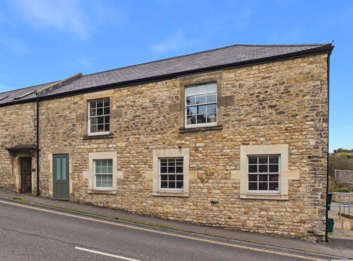 2 Bedroom Flat For Sale In Wells Road, Radstock, BA3