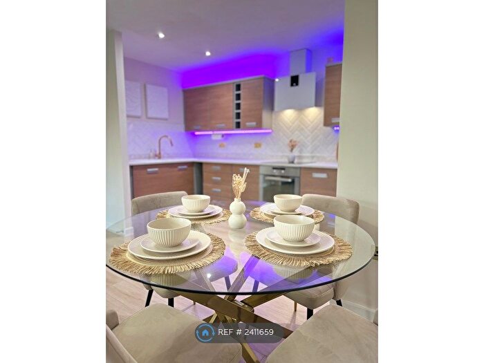2 Bedroom Flat To Rent In Bouverie Court, Leeds, LS9