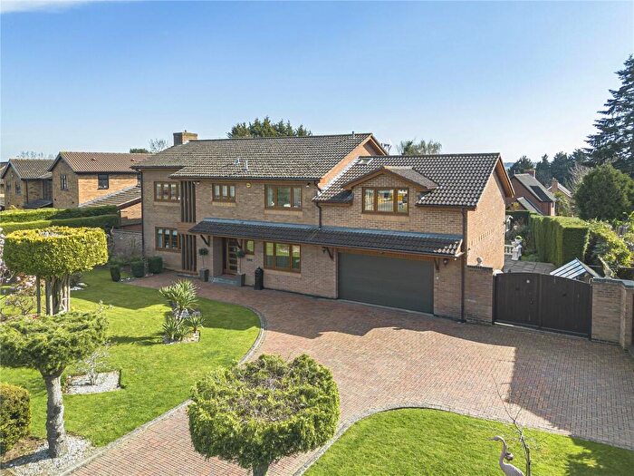 5 Bedroom Detached House For Sale In Mountclair Court, Weston Favell, Northampton, NN3