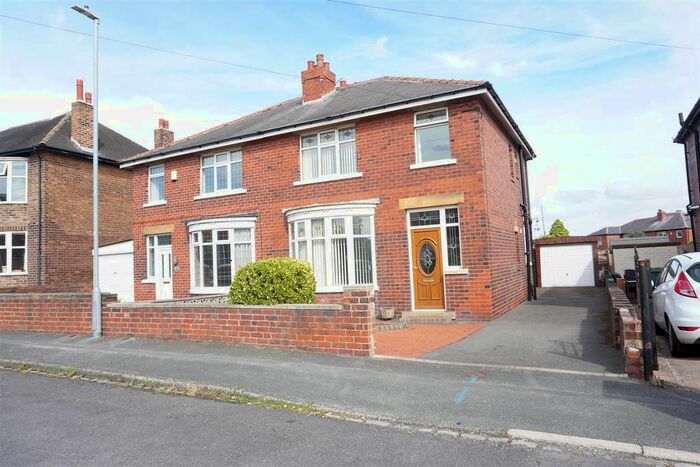 3 Bedroom Semi-Detached House To Rent In Windermere Road, Dewsbury, WF12