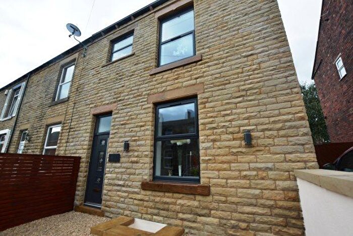 3 Bedroom Property To Rent In Cross Ryecroft Street, Ossett, WF5