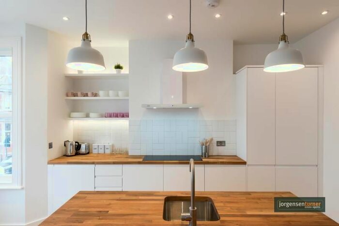 2 Bedroom Flat To Rent In Pennard Road, London, W12