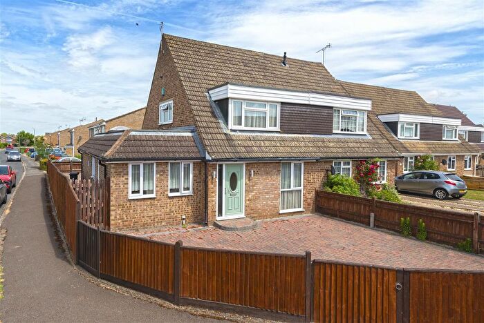 3 Bedroom Semi-Detached House For Sale In Challenger Close, Paddock Wood, Tonbridge, TN12