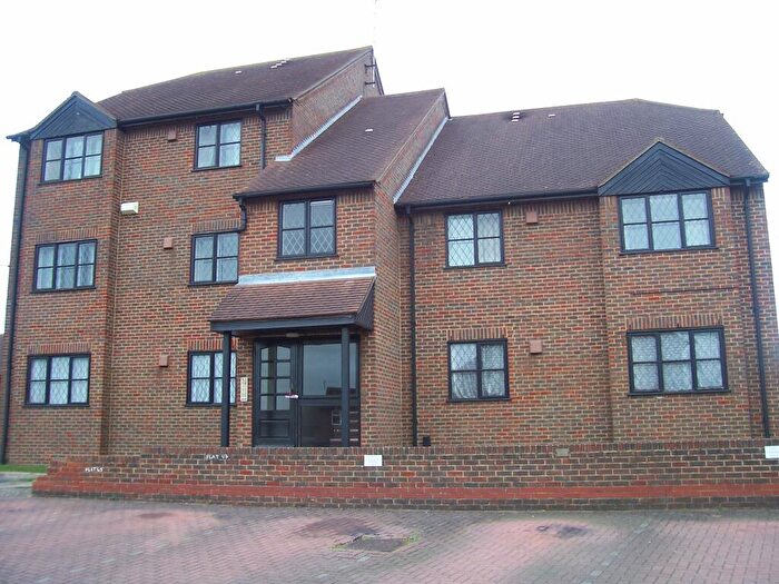 1 Bedroom Flat To Rent In Raleigh Close, Cippenham, Berkshire, SL1