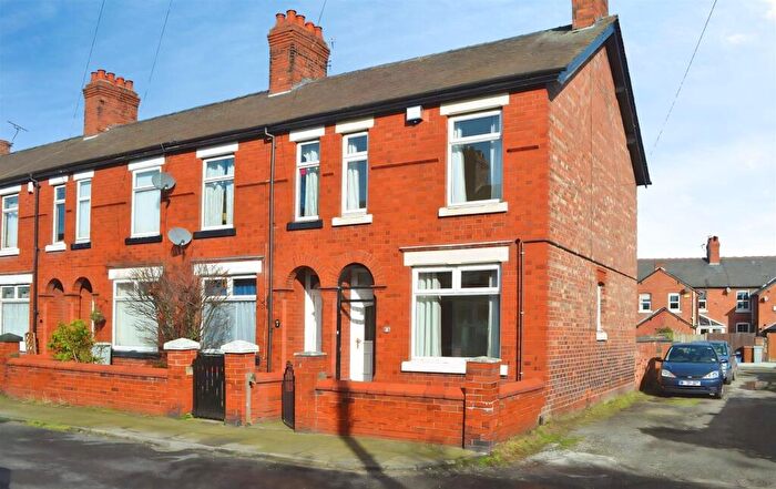2 Bedroom End Of Terrace House To Rent In George Street, CW11