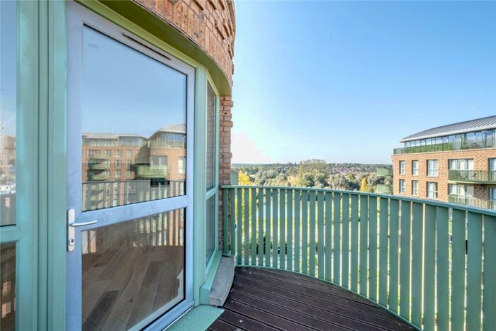 2 Bedroom Flat To Rent In Ottley Drive London, SE3