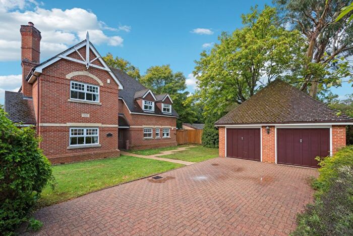 5 Bedroom Detached House For Sale In Highlands, Farnham Common, SL2
