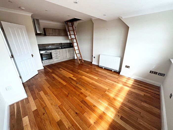 2 Bedroom Flat To Rent In Station Road, Ashley Cross, BH14