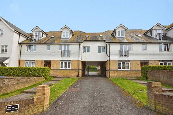 2 Bedroom Flat For Sale In Percy Avenue, Broadstairs, CT10
