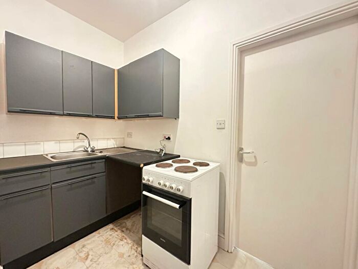 1 Bedroom Flat To Rent In Ashton Road, Denton, M34