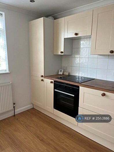 1 Bedroom Flat To Rent In Ardingly Road, Haywards Heath, Lindfield, RH16