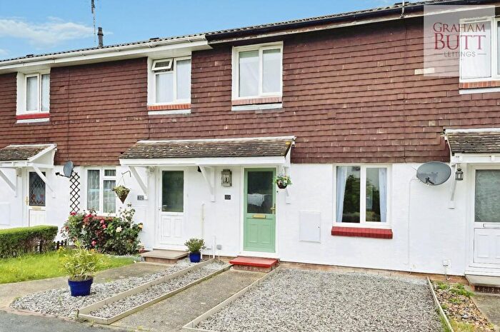 2 Bedroom Terraced House To Rent In Beacon Way, Littlehampton, West Sussex, BN17