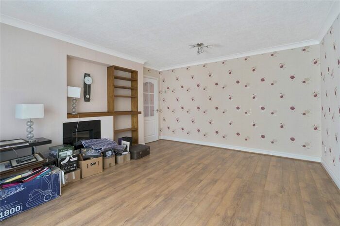 2 Bedroom Semi-Detached Bungalow For Sale In Frampton Drive, Broadway, WR12