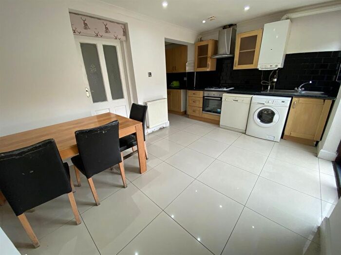 4 Bedroom Terraced House To Rent In Dane Road, Ilford, IG1