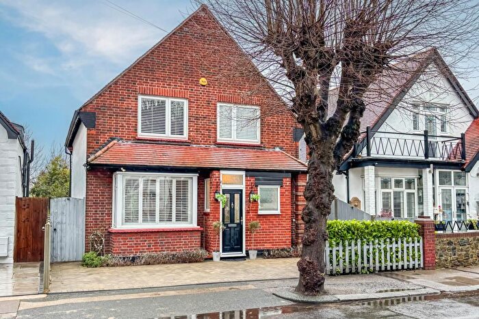 3 Bedroom Detached House For Sale In Trinity Road, Southend-On-Sea, SS2