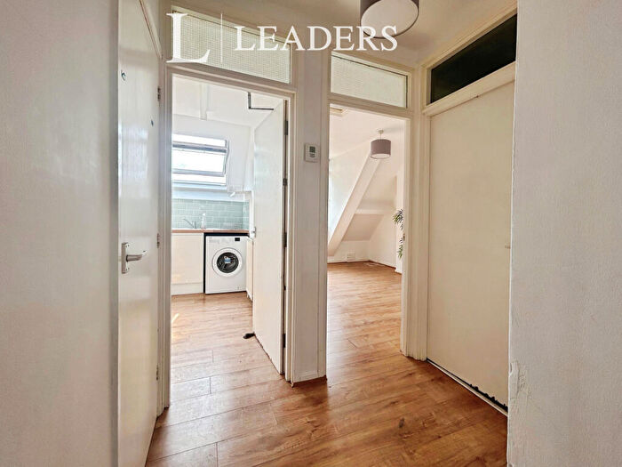 1 Bedroom Flat To Rent In Fosse Road North, LE3