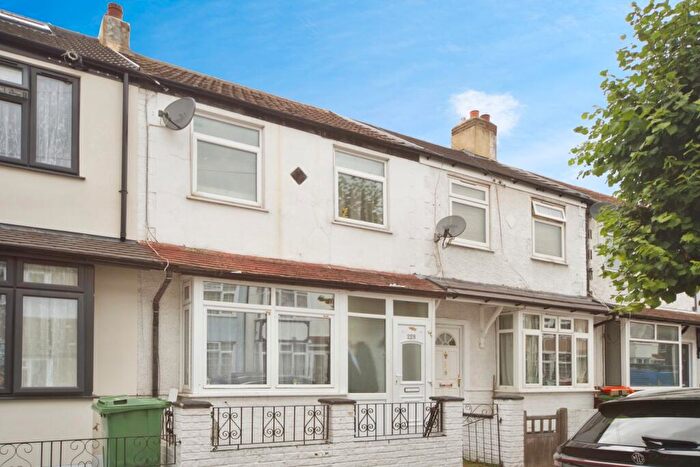 3 Bedroom Terraced House For Sale In Walton Road, London, E12