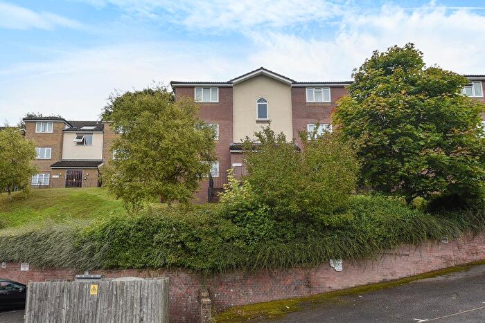 2 Bedroom Flat To Rent In Lingfield Close, High Wycombe, HP13