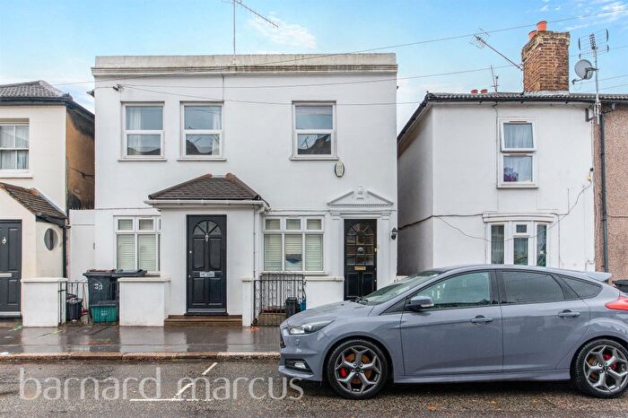 2 Bedroom Maisonette For Sale In West Street, Croydon, CR0