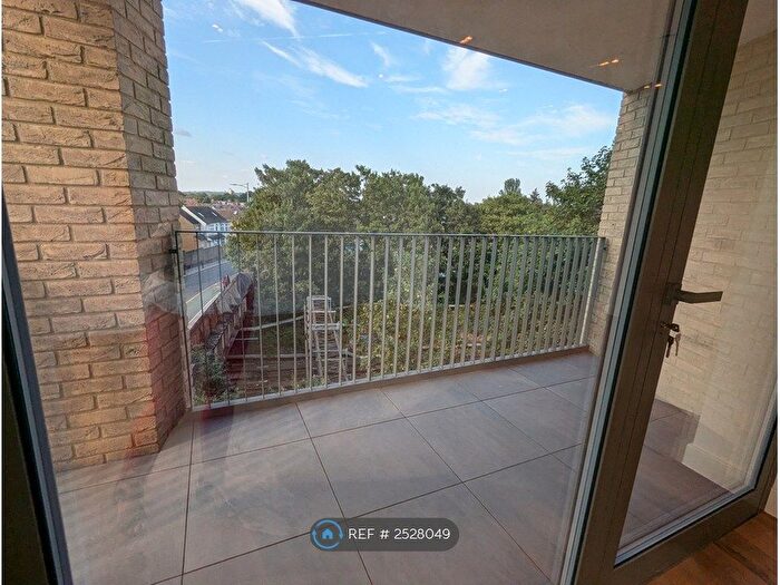 2 Bedroom Flat To Rent In Oto Tower, Ilford, IG3