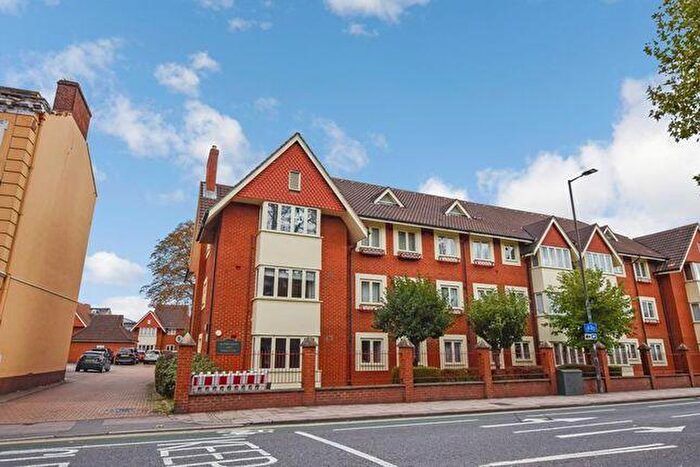 2 Bedroom Apartment To Rent In Union Street, Bedford, MK40