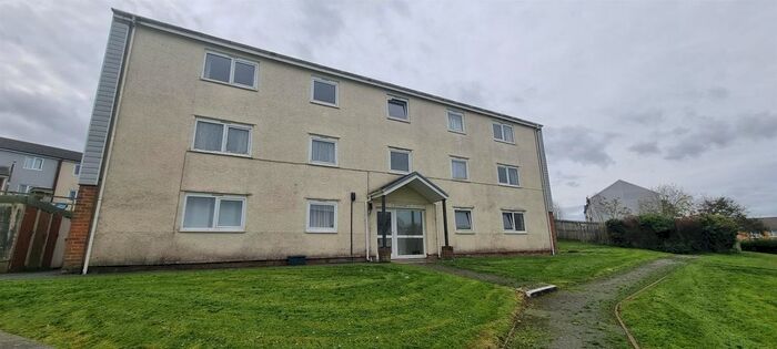 2 Bedroom Flat To Rent In Siskin Close, Haverfordwest, SA61