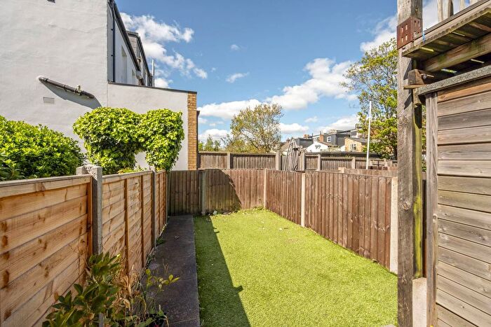 3 Bedroom Maisonette To Rent In Morden Road, South Wimbledon, London, SW19