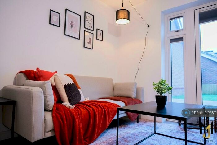 5 Bedroom Detached House To Rent In Hawthorn, Shinfield, Reading, RG2