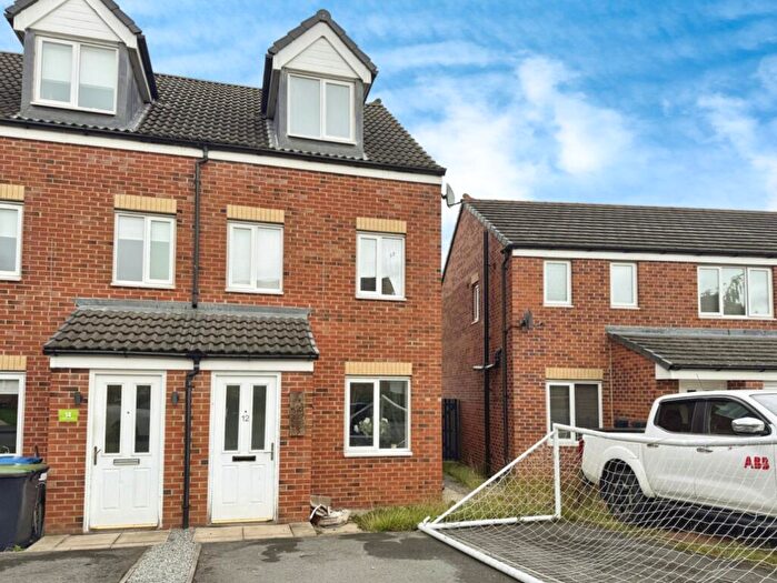 3 Bedroom End Of Terrace House For Sale In Hutchinson Close, Coundon, DL14